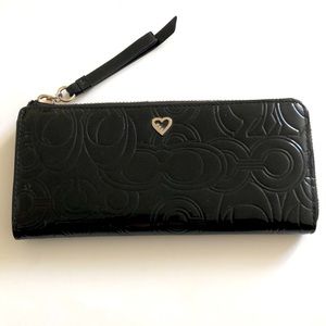 Coach Black Patent Wallet shiny Leather Silver Zipper Signature Logo Excellent
